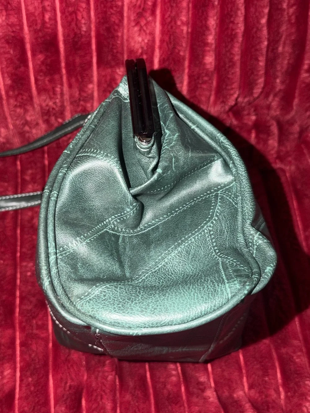 Vintage-Style Dark Green Leather Kiss-Lock Crossbody Bag
